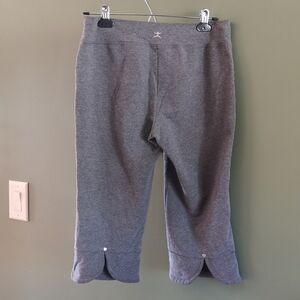 Danskin Cropped Slit Back Work Out Leggings Size Small Grey